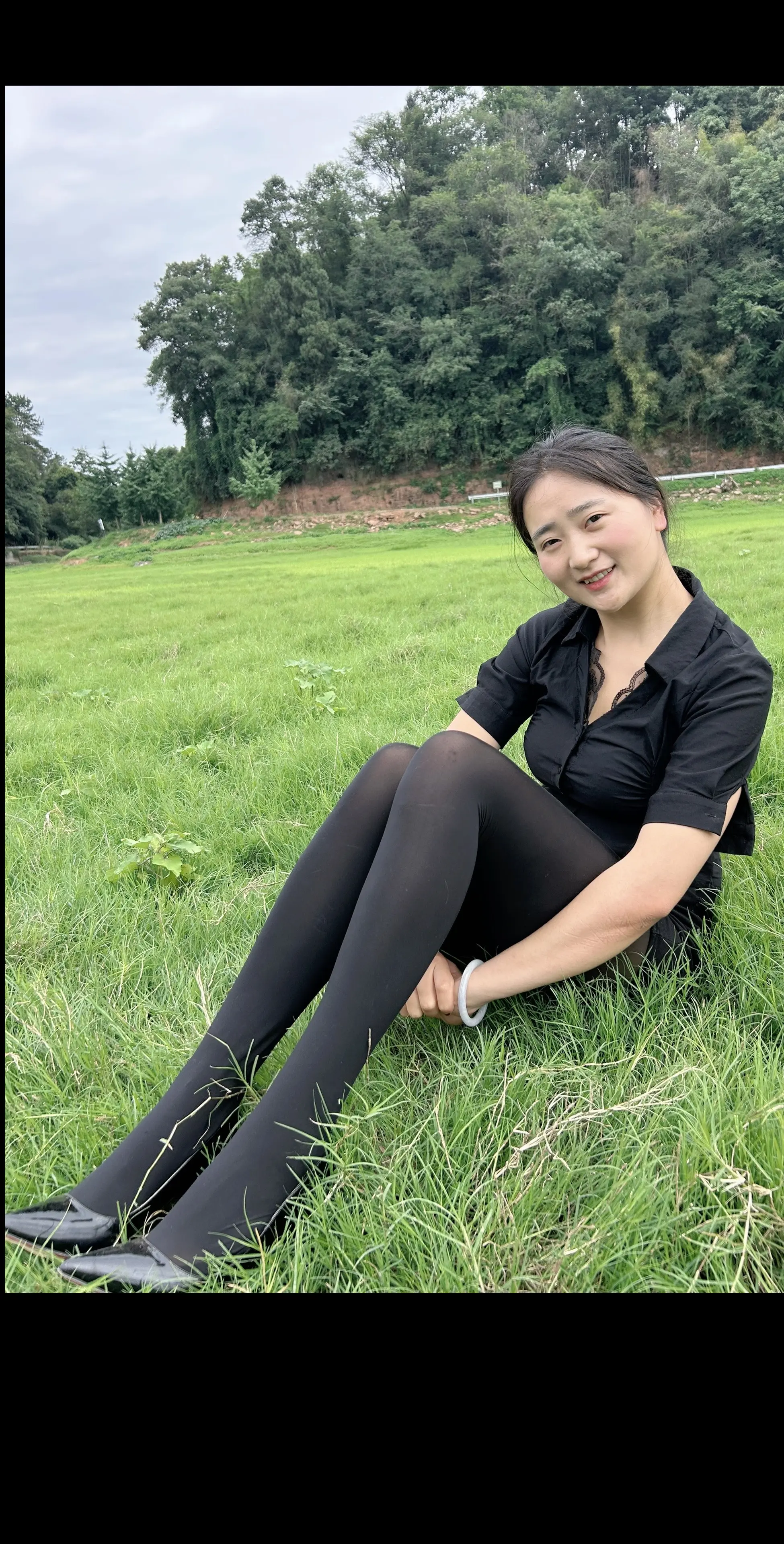 花开的正艳不去欣赏 倒显得不解风情了