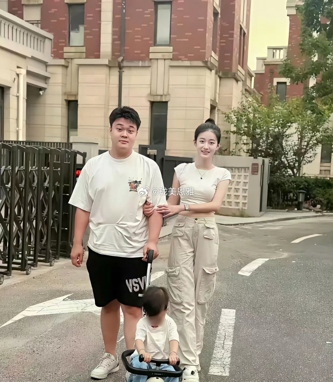 大哥，求你出本书吧，怎么追到明星的