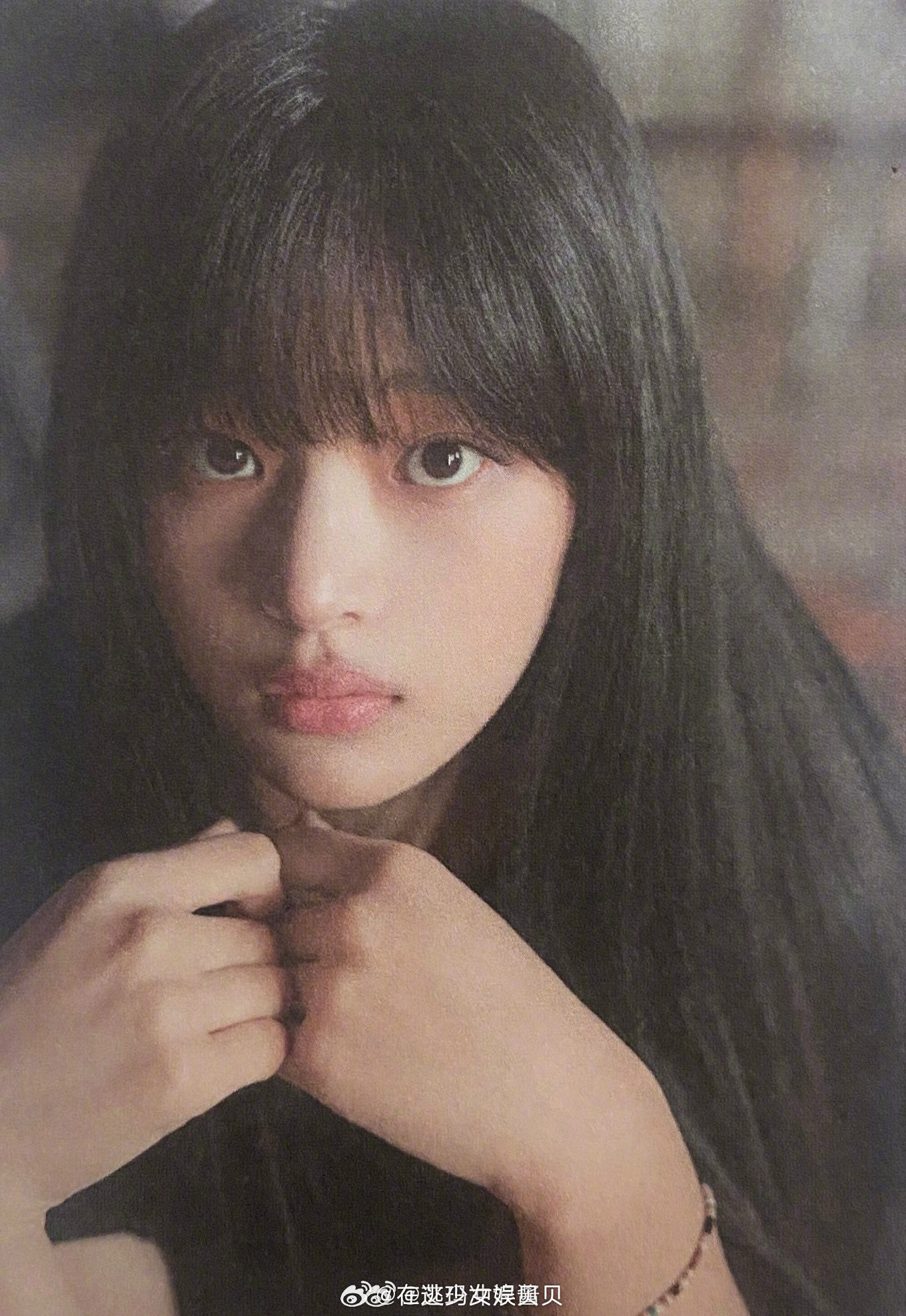 因为眼睛过敏无法化妆所以几乎素颜出镜的Minji：