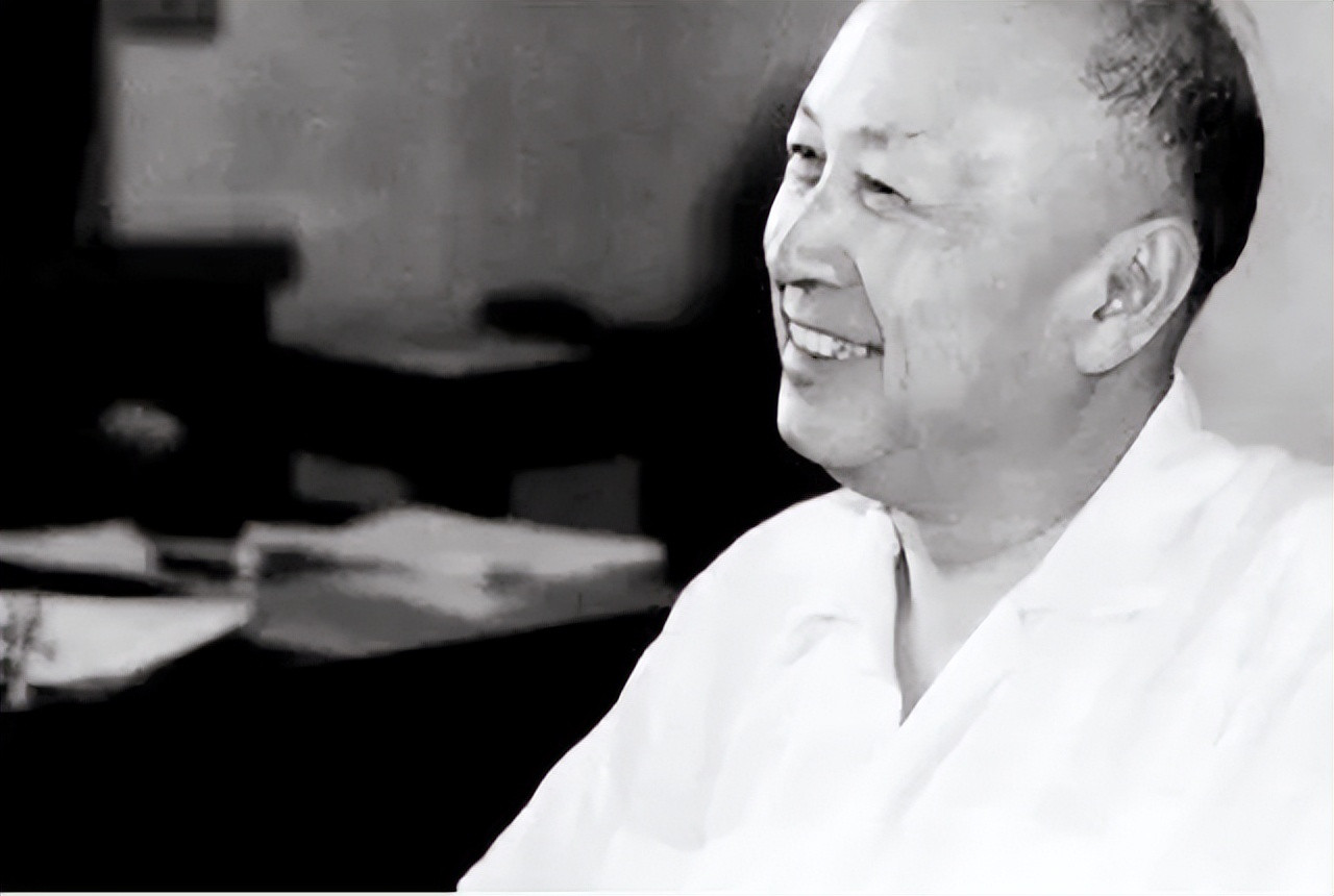 1964年一个晚上，钱学森从实验室忙碌回到家，和家人共进晚餐，味觉敏感的他感觉到
