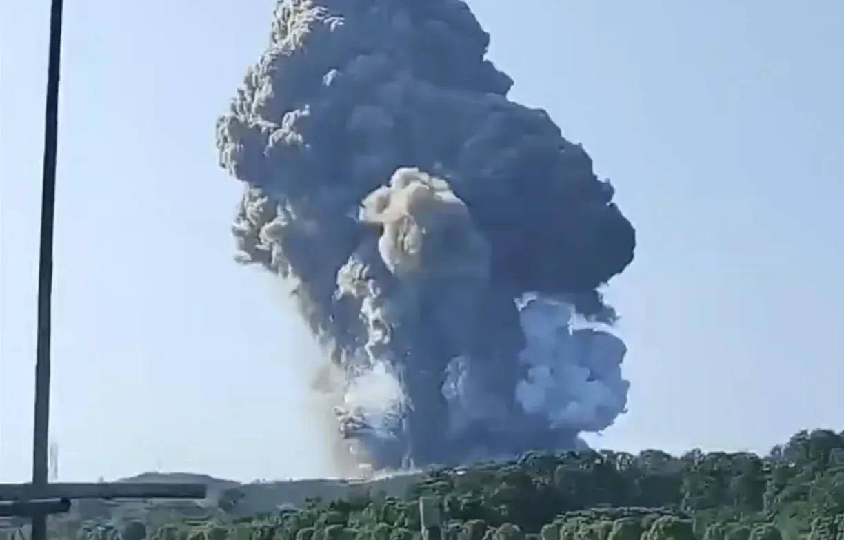揪心！6月16日8时23分许，湖南省常德市临澧县停弦渡镇山洲村的山洲花炮厂发生爆