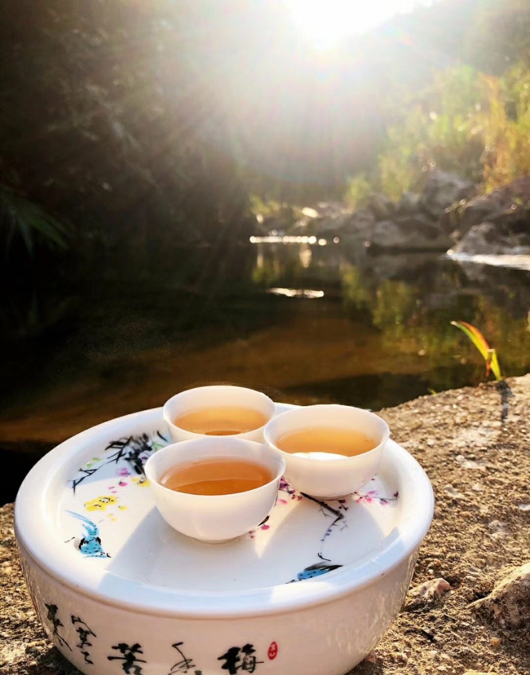 经常喝茶泡茶的人，一定来看看！1、第一种：绿茶。别泡太久，不然又苦又涩。2、第二