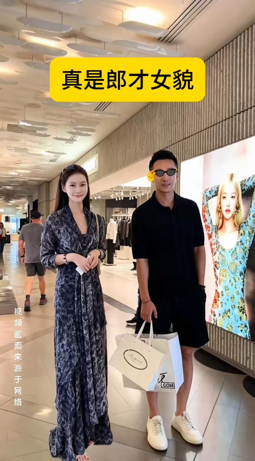 汪小菲带马筱梅巴黎买买买两人在汪小菲休息日出去逛逛他们适配度还是很高的汪小