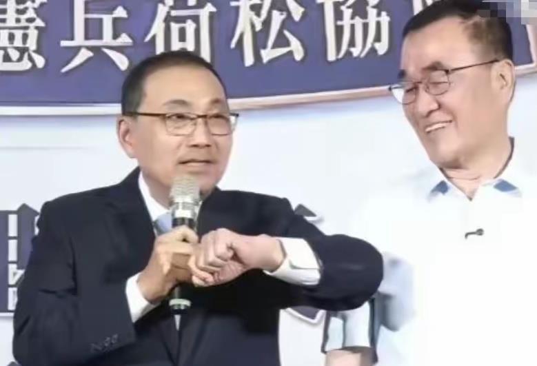 无论郑丽文肚量再怎么大，估计她也会记住侯友宜、李四川这笔账！事情是这样的:前不