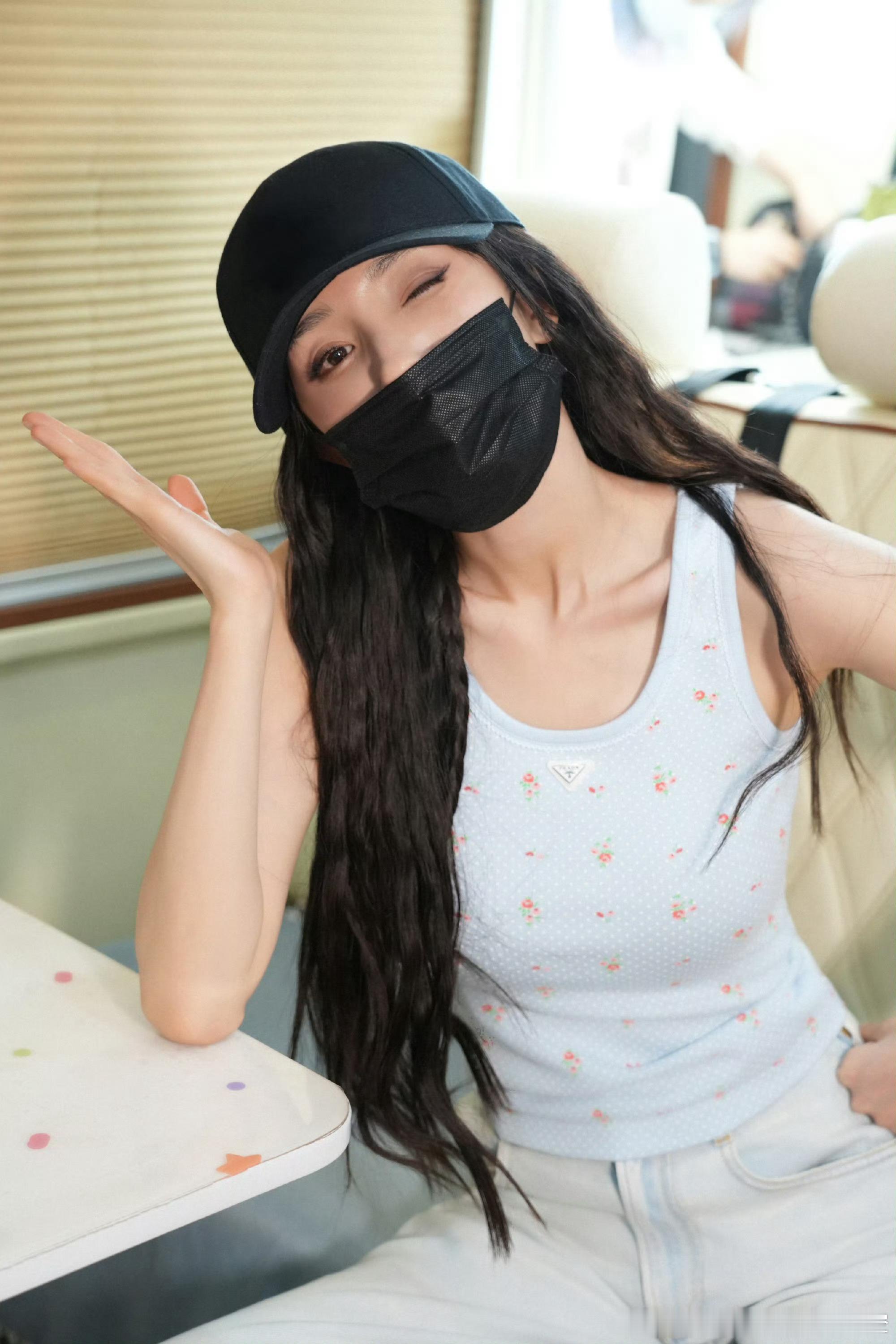杨幂🦊杨幂staccato思加图全球代言人其实我们的生命就是这样一天一天