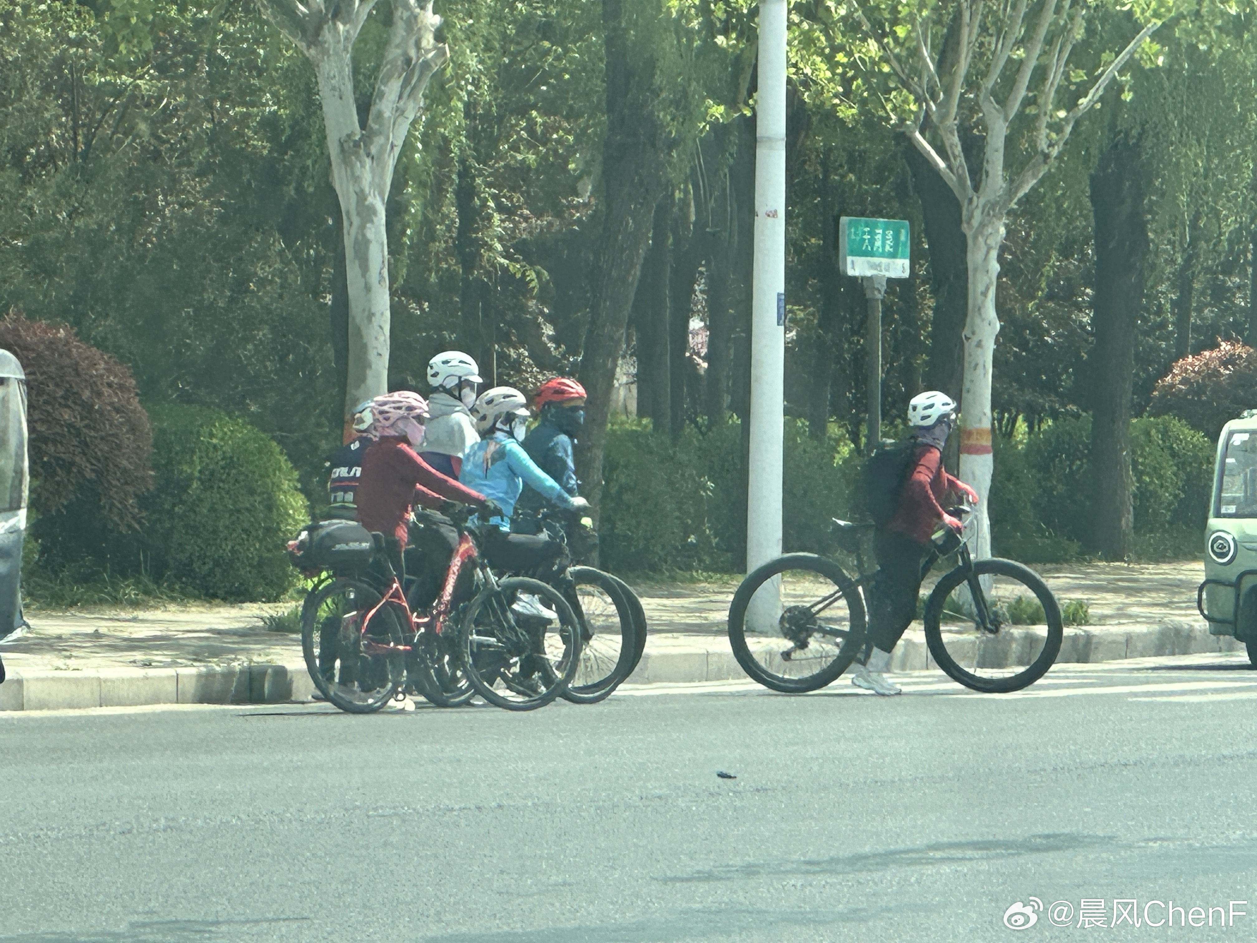 春天来了身体的加分项目玩练起来骑行