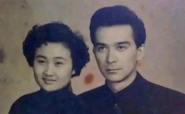 1963年，中国石油专家王德民教授因为长得太帅，被很多女生倒追，他却不胜其烦，便