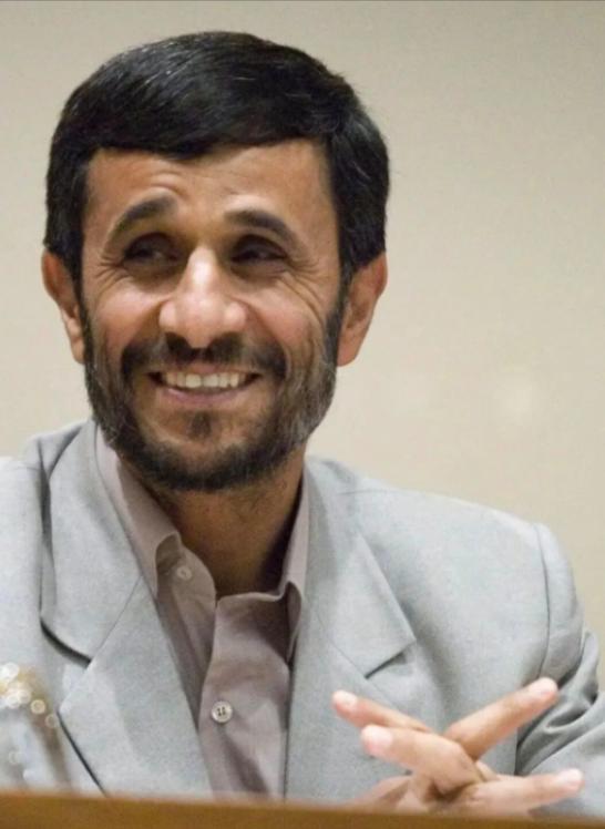 全网沸腾！4月10日，一个沉寂多年、差点被暗杀的男人，突然炸翻全球舆论场——伊朗