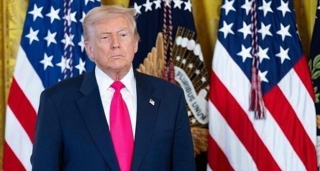 美国向中国下最后通牒：不同意就打？美国这是蹬鼻子上脸！2026年1月，美国贸易