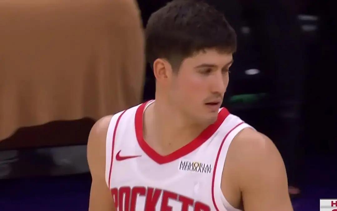 伊森在火箭坐冷板凳，威少在国王当催化剂。NBA所有经理都看错了：数据表最亮眼的那