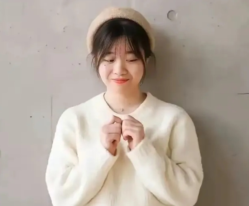 罗福莉加入小米，梁文峰损失一员大将，难道是deepseek工资不高吗？严格意义上