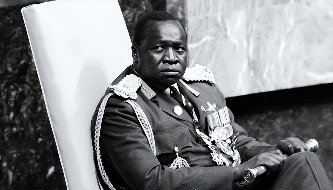 伊迪·阿明这家伙只上过四年小学，农民家孩子出身，却成了乌干达总统，离谱程度直接拉