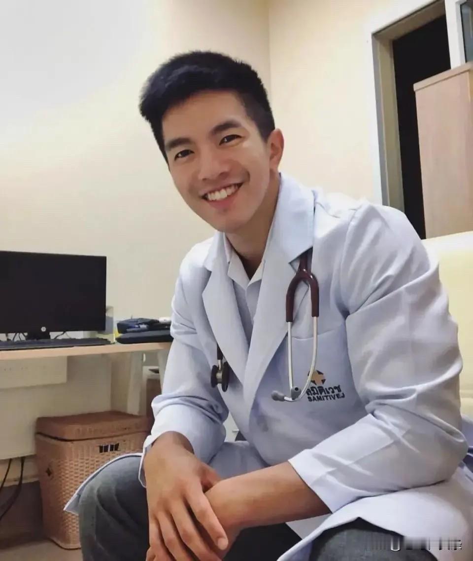 为啥护士很少嫁给医生呢？一方面，学医时间长，很多医生大学就有对象了，毕业后好好工