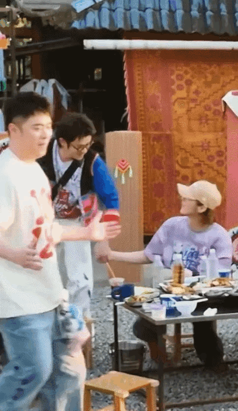 《五哈6》对鹿晗帮助最大的人，不是陈赫和邓超，而是王勉。 《五哈6》开播了，缺席