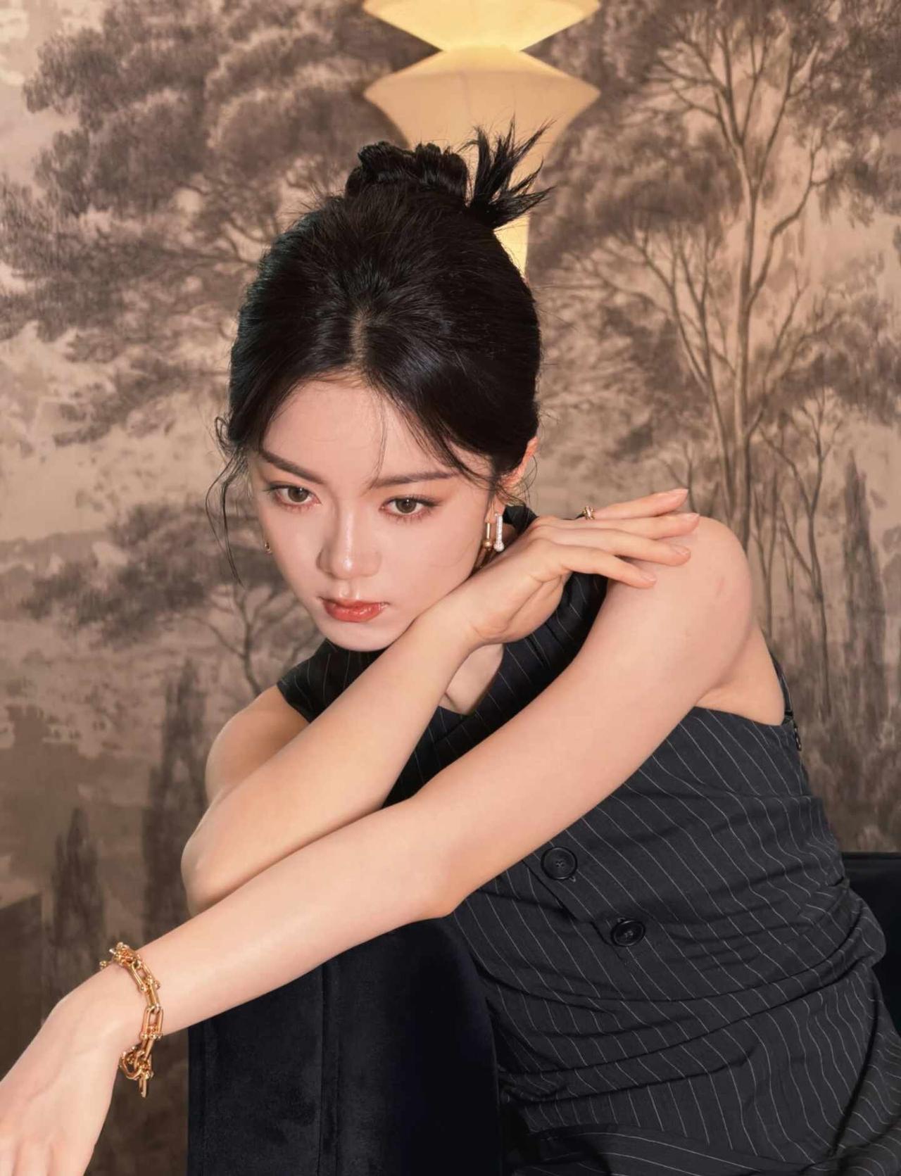 完全徐迟女王👑赵今麦明星不止AB面集智慧和美貌与一身