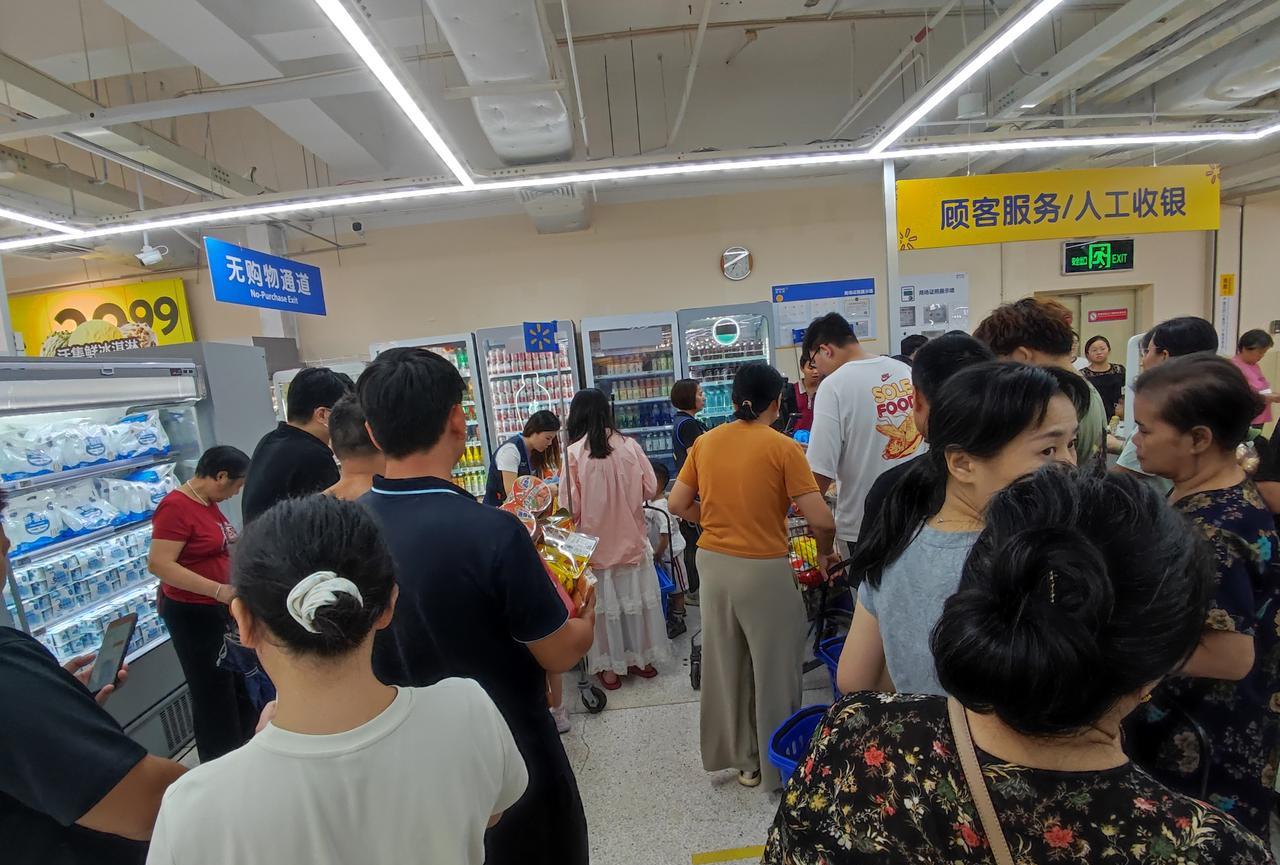 超强台风来袭，有前几年山竹的经验教训，东莞目前也严阵以待，不但官方提前告知五停信