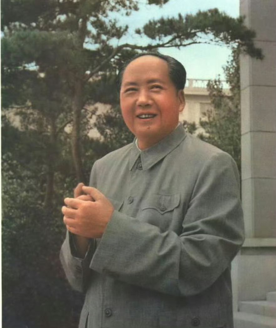 历史已经无数次证明，否定毛主席，等于把中国引向绝路；否定毛泽东思想，就等于自废武