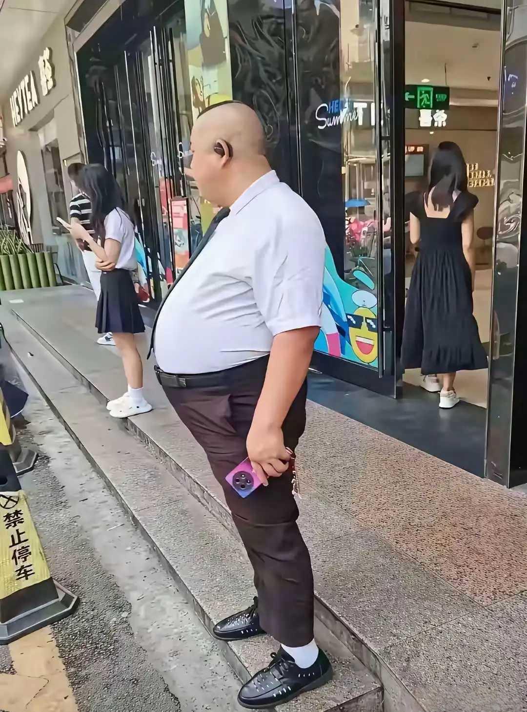 这一身工作装瞬间变帅了