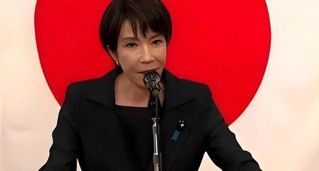 就在中日关系愈演愈烈的时候，一个诡异的现象发生了！如今不仅是美国在给咱们“递刀子