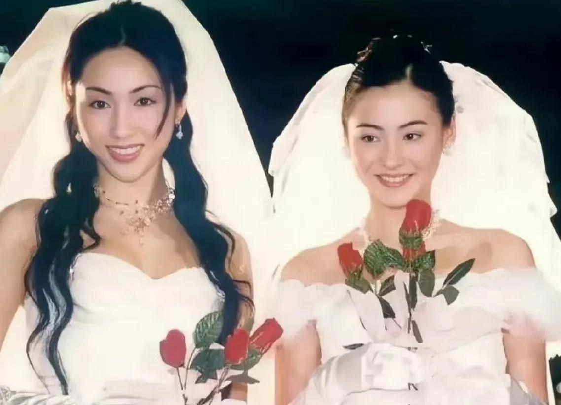 -《张柏芝自谦美不过黎姿引争议！从合照看两人颜值对比，网友：张柏芝更胜一筹》