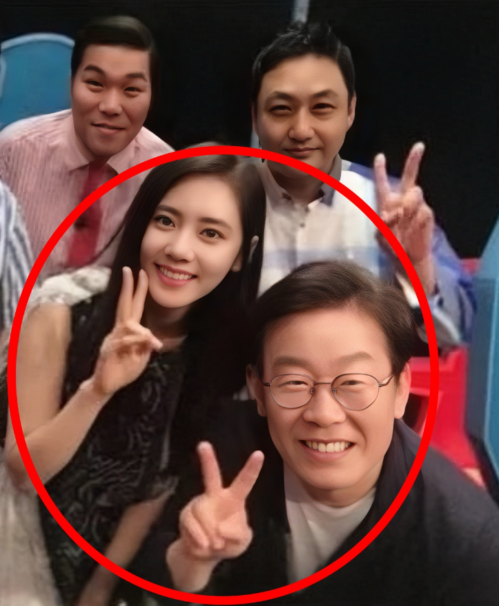 秋瓷炫和于晓光恐怕都没料到，泼天流量突如其来，不是因出演的剧大热，而是因粉丝眼中