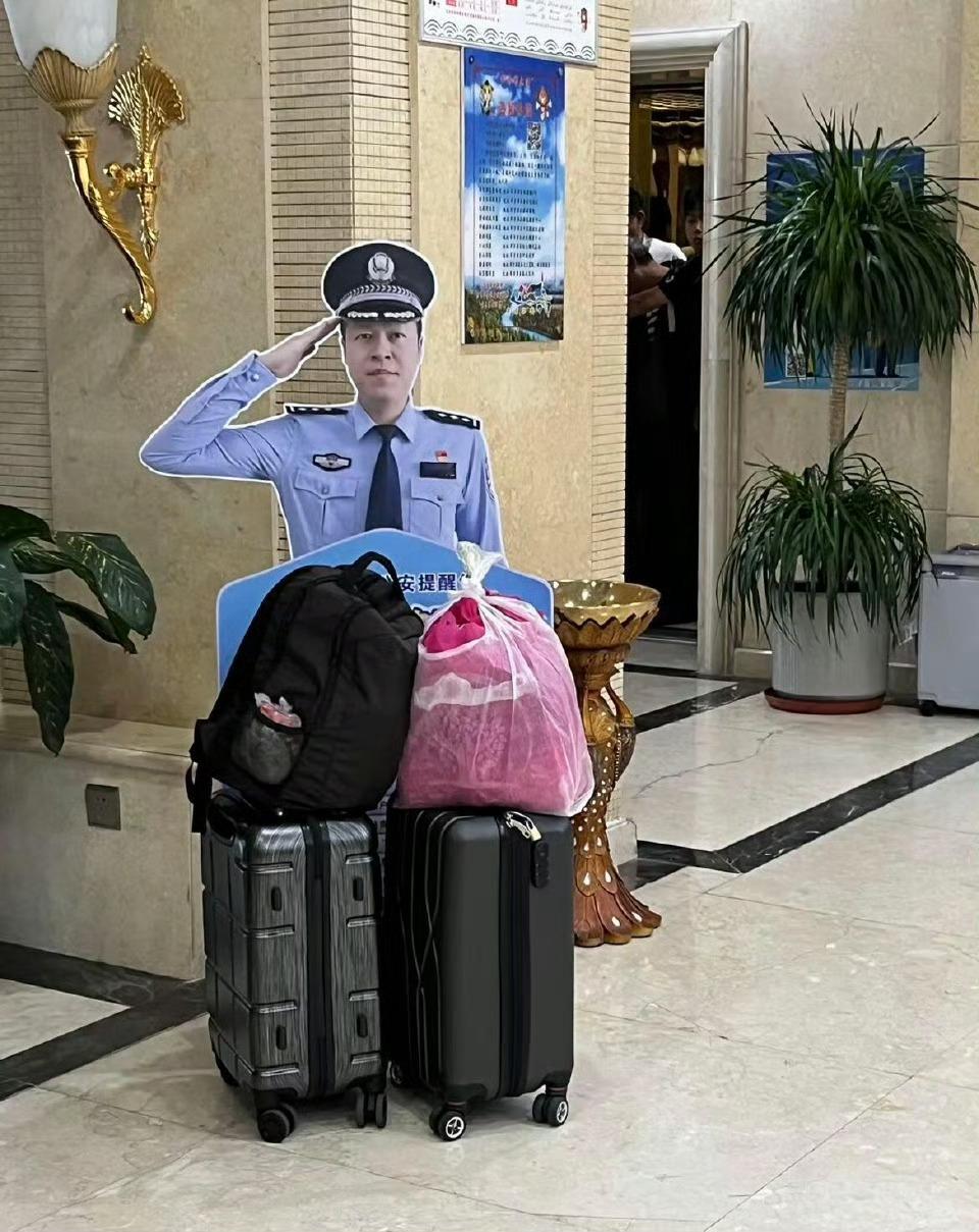 一看就知道是大学生干的​​​
