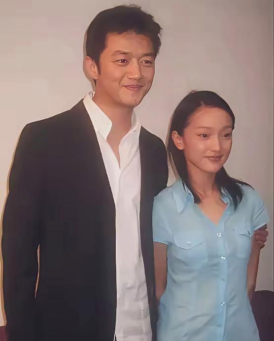 李亚鹏确实配不上周迅，周迅从出道清新自然，虽然比不上王菲对男人有魅力，但是一个女