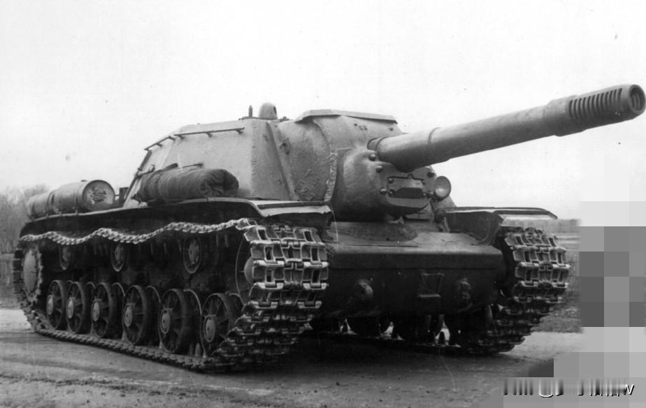 在苏联军事工业自行火炮的研发历史上，152毫米火炮并非仅被安放在KV坦克和斯大林