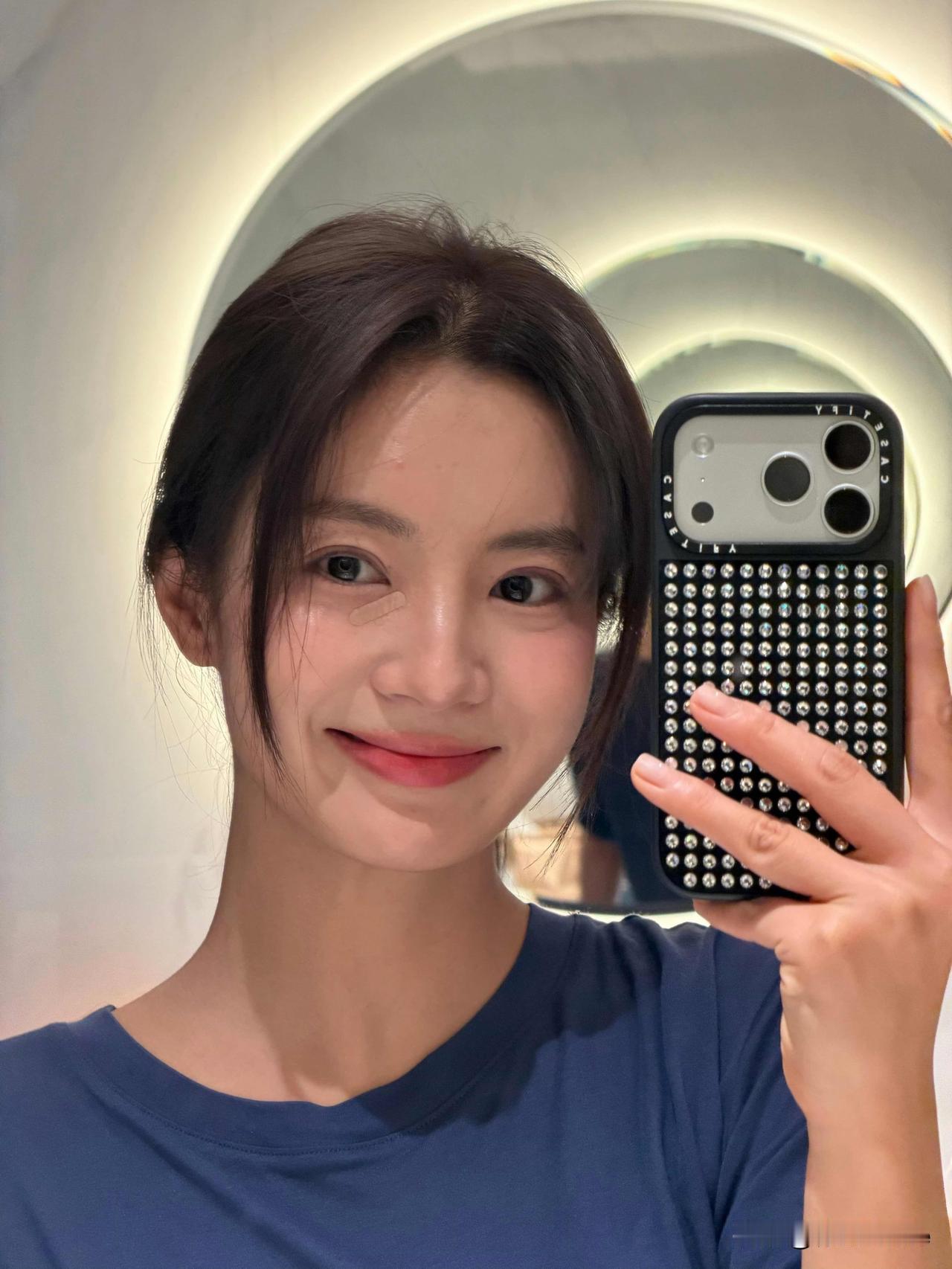 2月11日，张雅钦丢了李昀锐新剧女主后，转头拿到了孟子义新剧《将门毒后》的女二