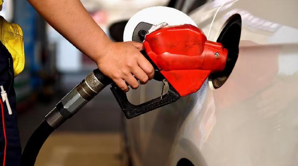 热烈祝贺10元一升油的时代来了！下个星期(3月23日)油价调整，按当下测算规