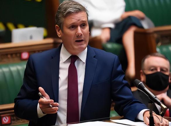 访华结束后，斯塔默果然变了！ 2月2日，还没来得及歇口气，英国首相斯塔默刚一