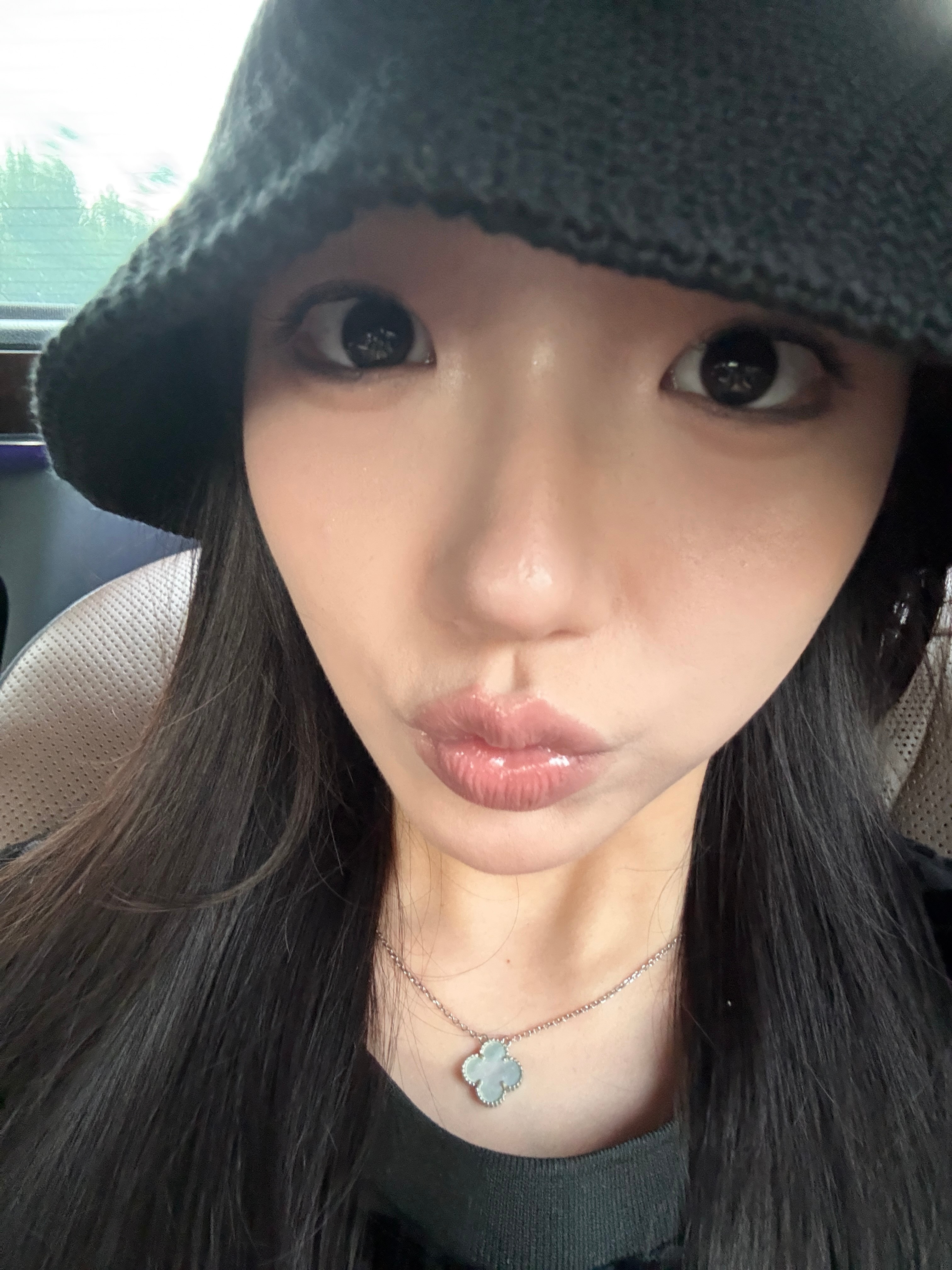 🤳​​​