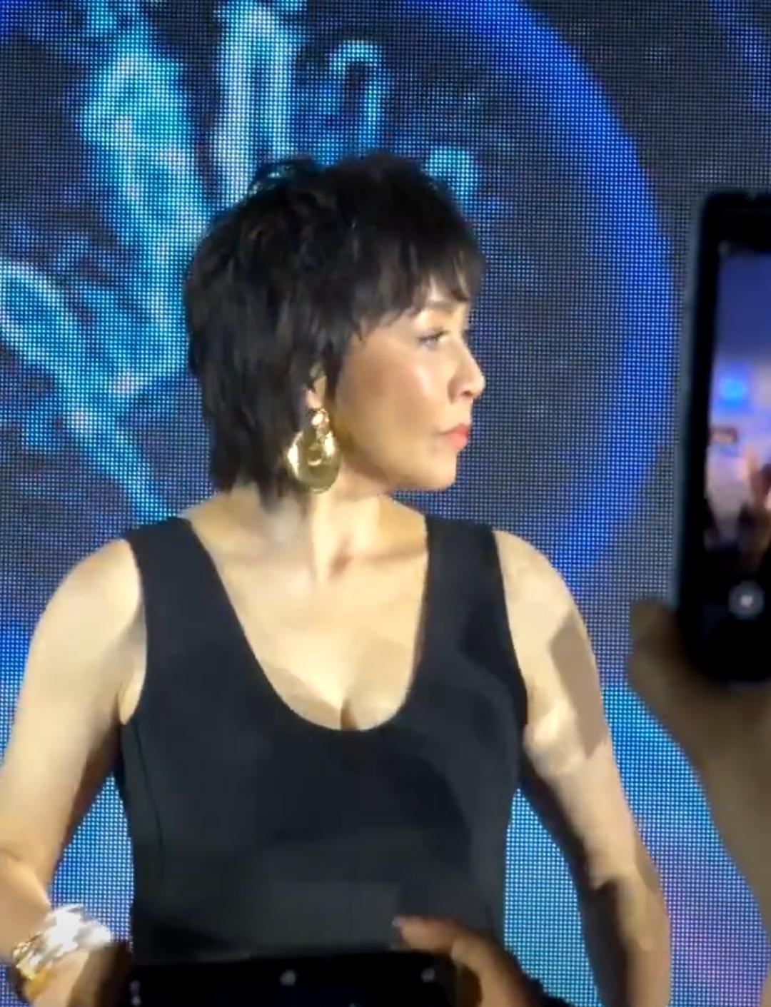 刘嘉玲这个新造型，有点看不懂了。第一眼扫过去完全没认出来，还以为是蔡明老师