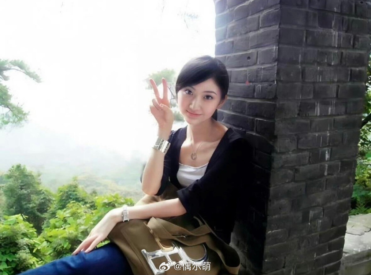 景甜刚出道时期的旧照，军训素颜生图太能打了。​​​