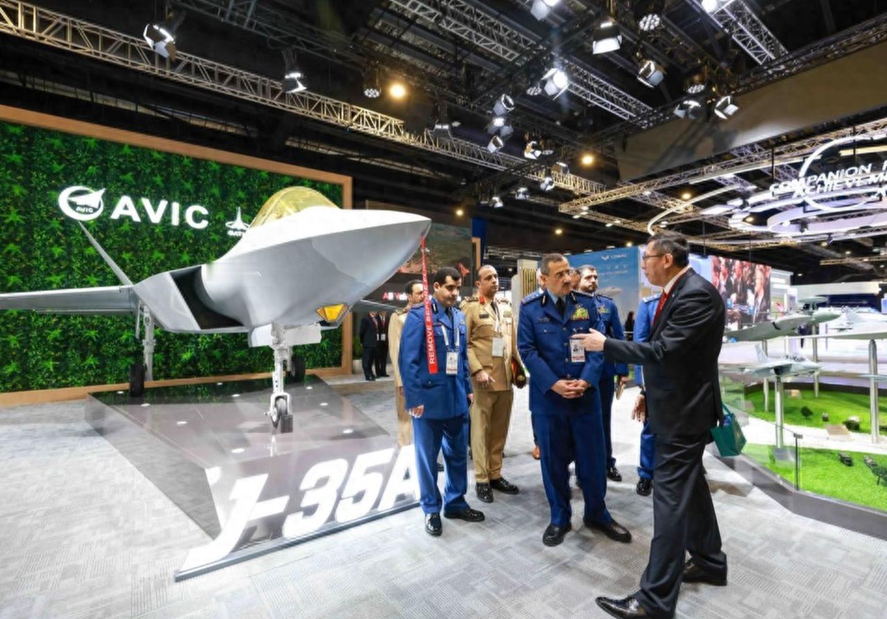 40架歼-35A，6架空警-500，另外还有4个团建制的红旗-19防空系统。