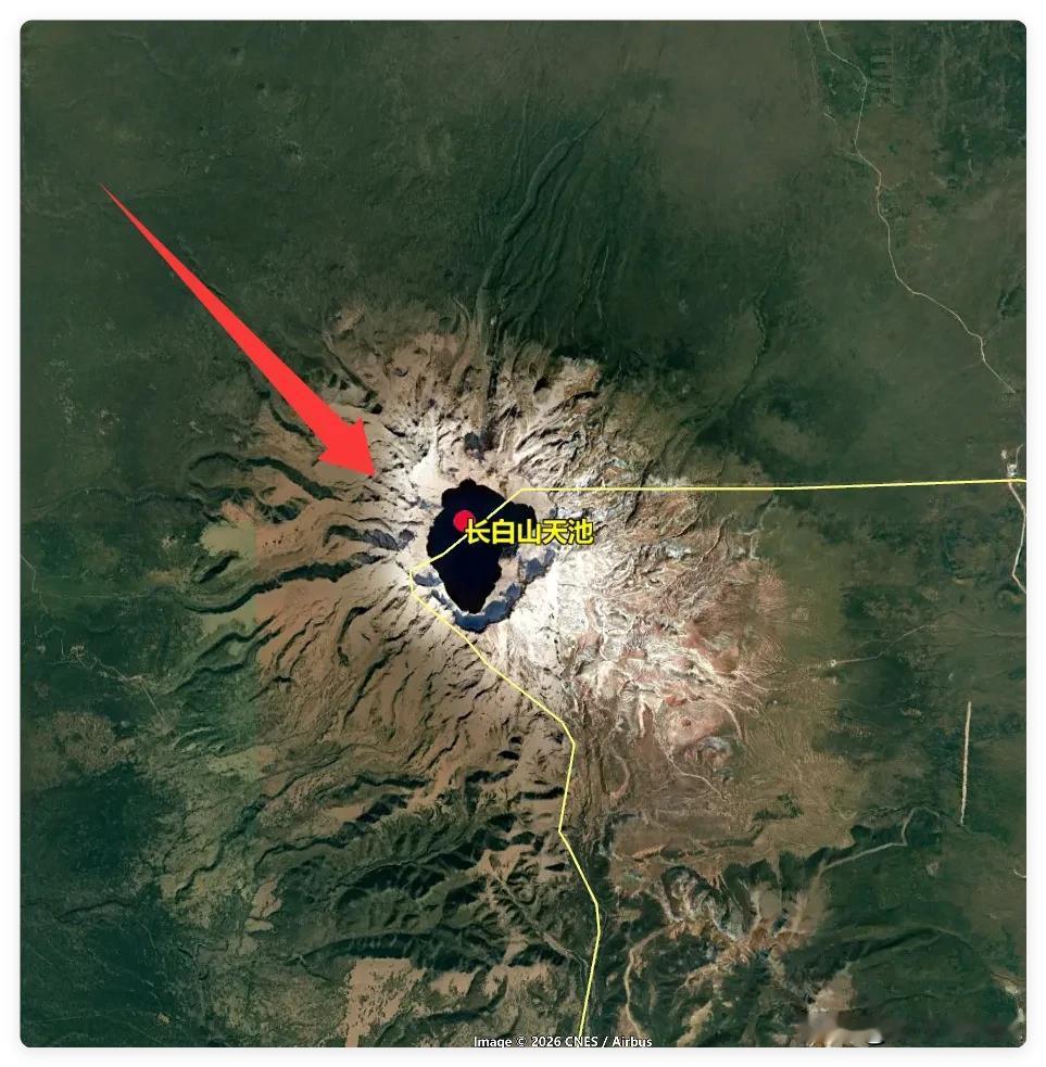 刚从长白山回来，说句大实话，这地方绝对是全国山水天花板之一！刚从长白山回来，腿
