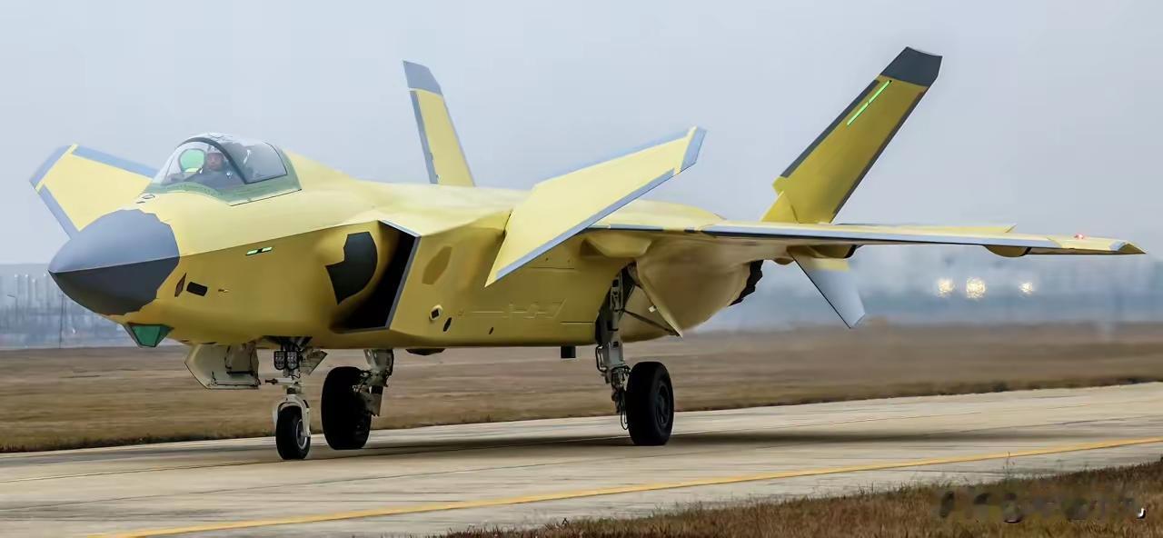 中国现役空军主力机型（2026）核心主力按制空/多用途/战略支援分类，覆盖