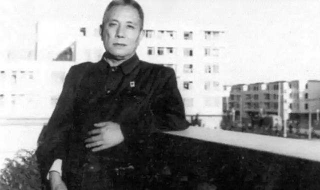 1965年，毛主席劝蒋介石回大陆，老蒋提出六个要求，毛主席：同意毛泽东1893