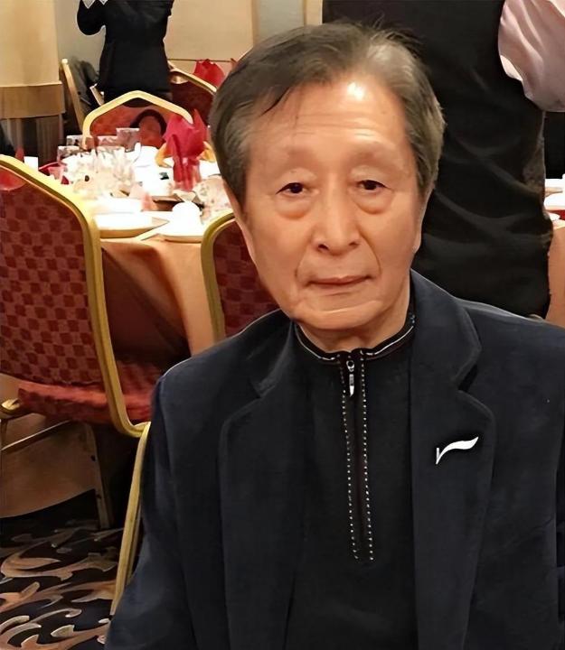 这恐怕是中国式父母最刺心的宿命！87岁的宋世雄用自身经历印证：费尽心力把一双儿
