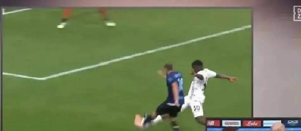 4000万卖不掉，国米却更慌了邓弗里斯已和曼联谈妥，总价3000万欧，下周