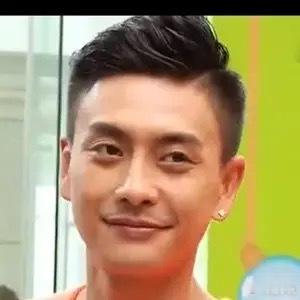 1.黄宗泽其实跟胡杏儿老公没什么交际，两人的感情都结束那么多年，任何一...