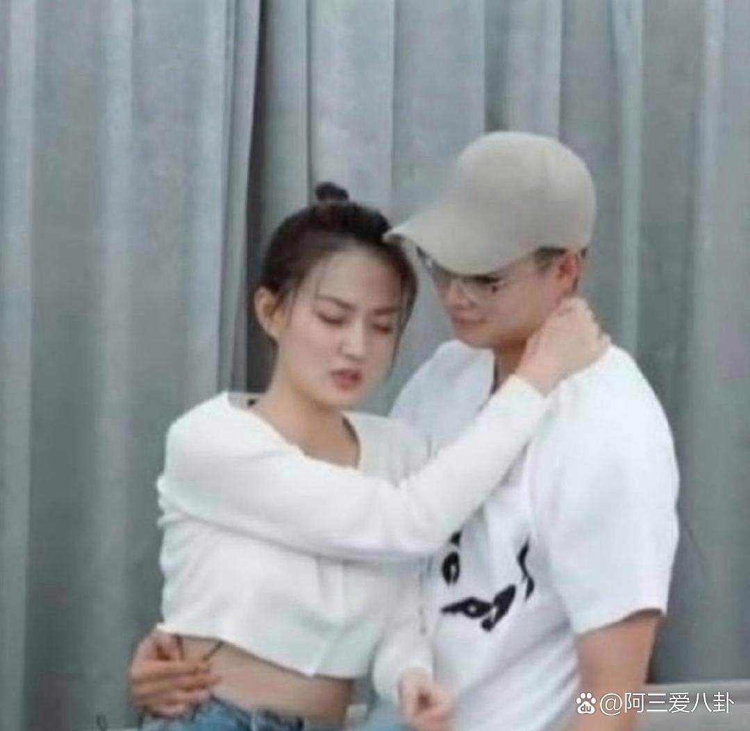 徐璐脸不情愿的样子，换谁，谁也会这样？