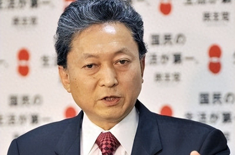 标题：日本前首相：中日韩要抱团，一起扛！啥？中国要独自硬