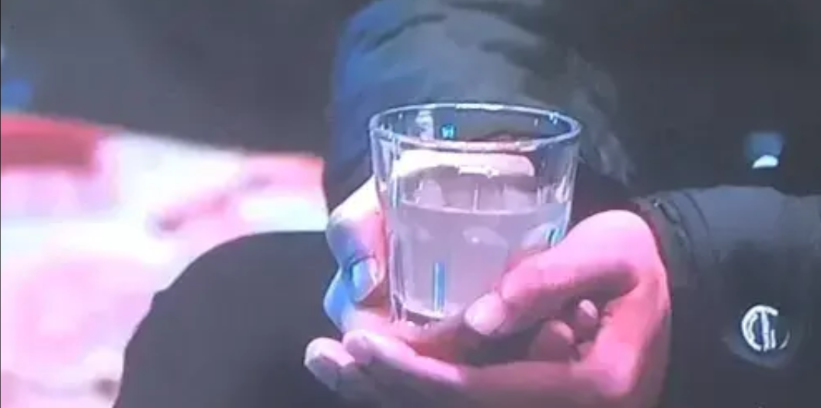 在《以法之名》第十集中，剧情迎来了令人紧张的转折，乔振兴的死亡第一现场终于被找到