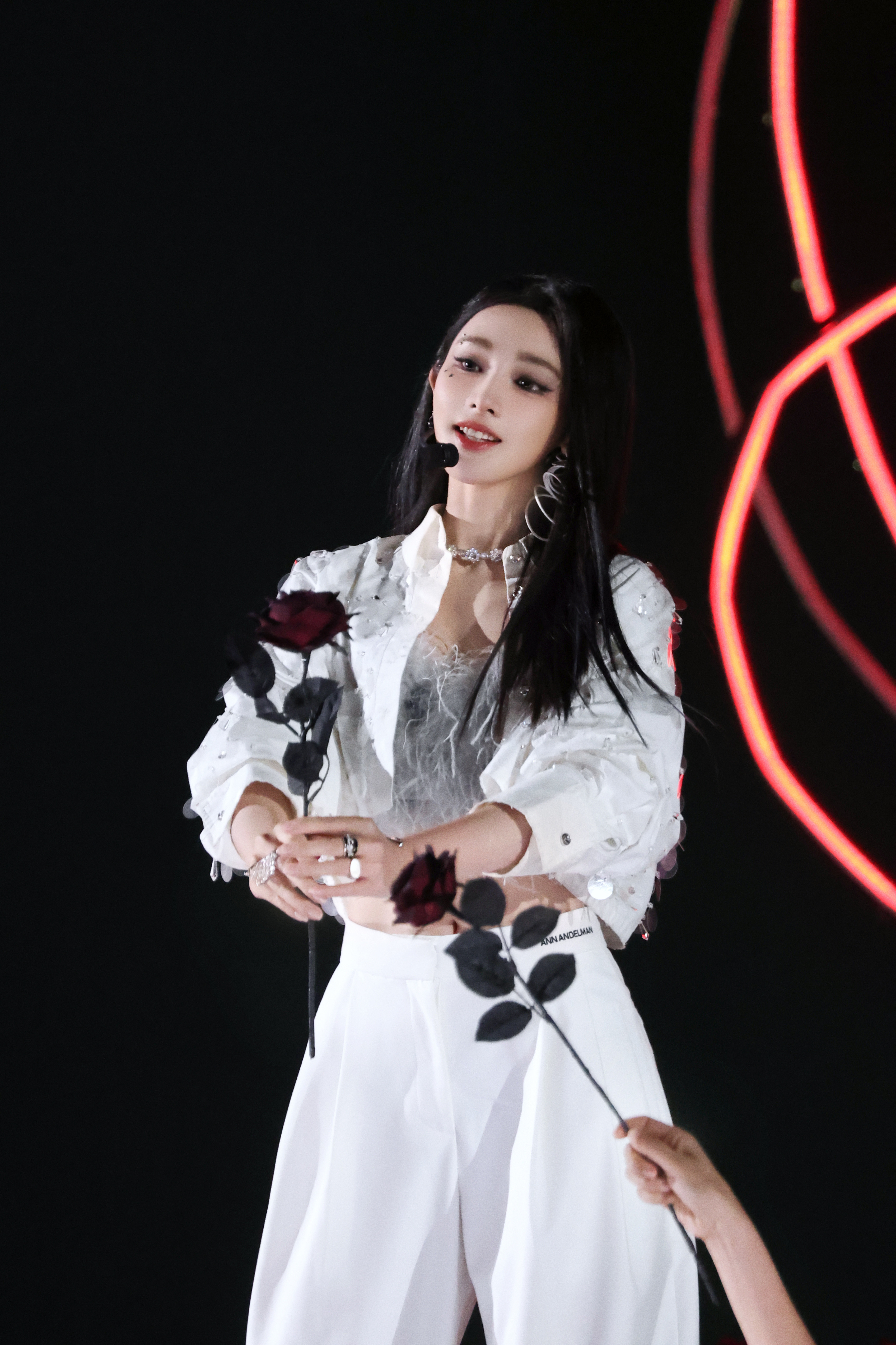 彭小苒是我们村最好的大厨彭小苒在复制粘贴的时代，你是手写的诗[玫瑰]​