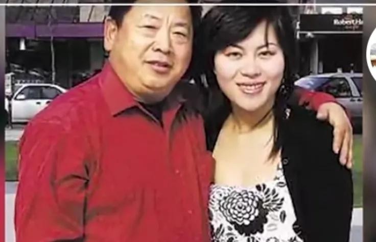 2003年，一场涉及中国美女和53岁华裔老头的婚姻，看似是一段浪漫故事的开始，却