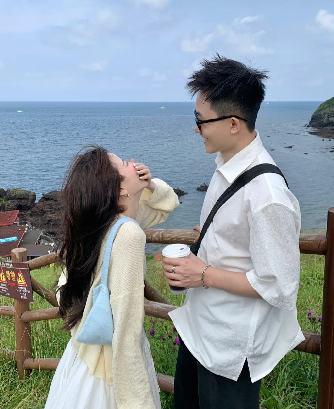 表姐和她男朋友谈了五年，也觉得自己差不多可以结婚了，男方父母也着急，两个都30岁