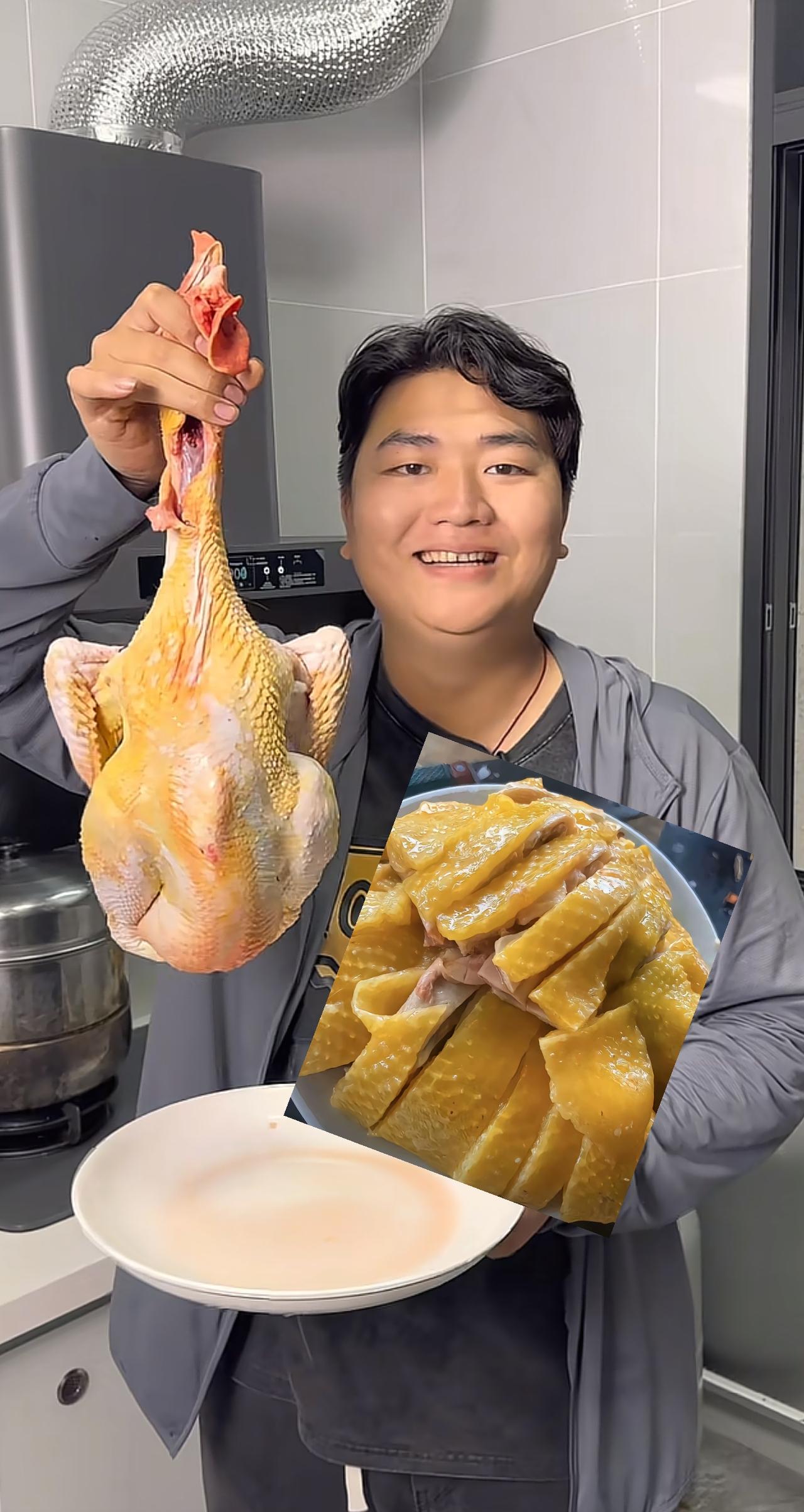 看到很多外省人评价我们广东的白切鸡，我笑了。全红婵哥哥做的白切鸡好不好只有我