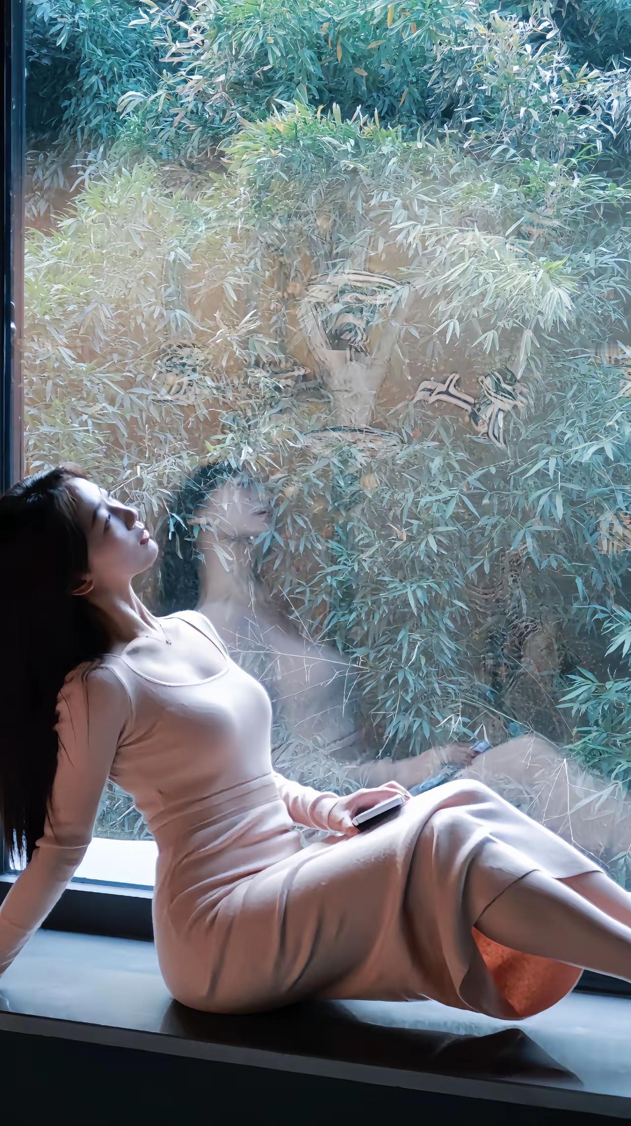  一句祝福总在晨光中送来，一种快乐总如朝霞般绽开，一份关心总陪您每日醒来，一声