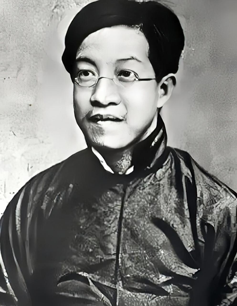 民国年间，若论骂人谁最厉害，非章太炎莫属。这位学问通天的大儒，骂起人来从不嘴软。